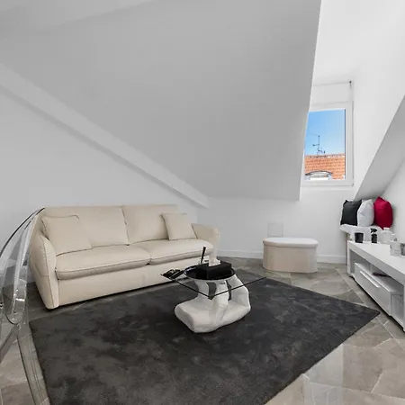 Apartment Central 1 Chambre - Ascenseur - Baignoire Balneo *