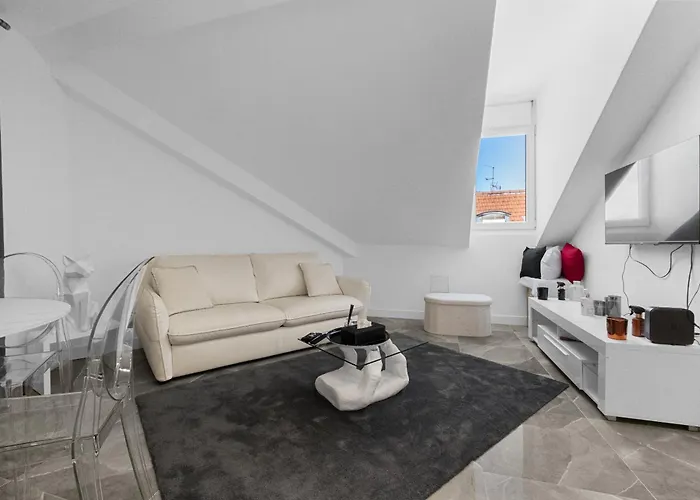 Apartment Central 1 Chambre - Ascenseur - Baignoire Balneo *