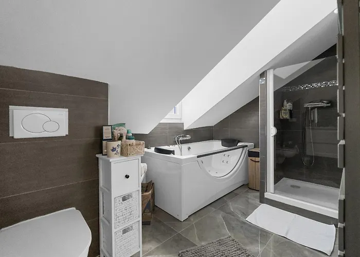 Central 1 Chambre - Ascenseur - Baignoire Balneo Apartment Cannes