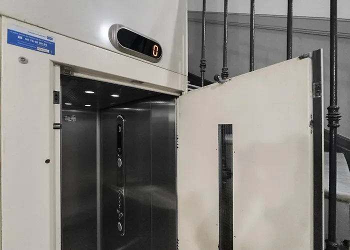 Central 1 Chambre - Ascenseur - Baignoire Balneo *